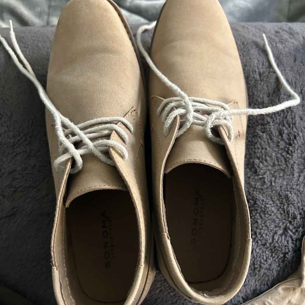 Sonoma Men's Beige Chukka Boots Size 10 1/2
